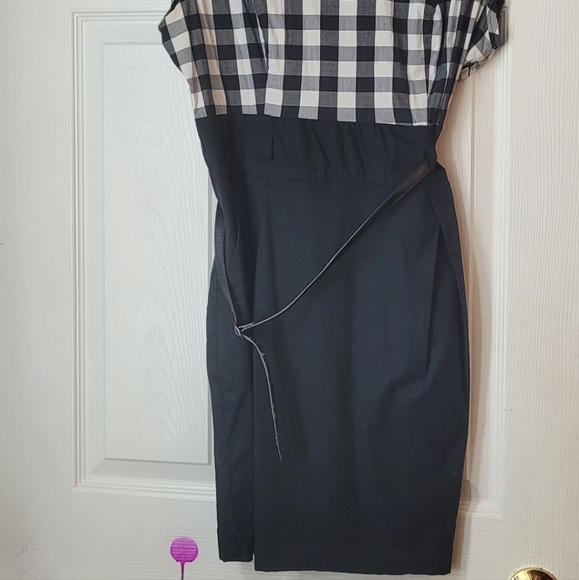 Dress - Picture 5 of 5